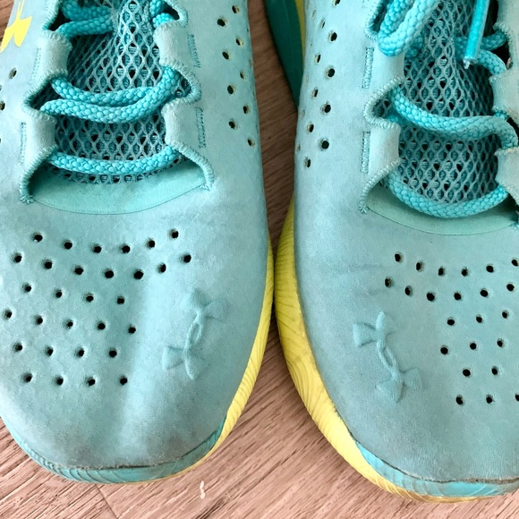 Under Amour lightweight running shoes size 6.5 - Picture 7 of 8